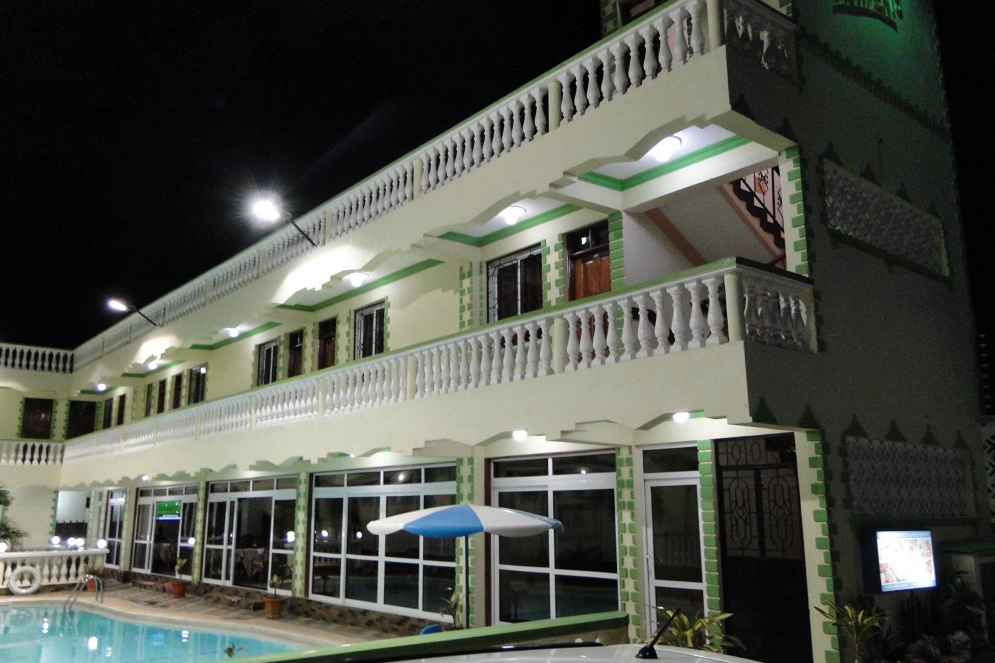 Prestige Leisure Hotel Mtwapa Buitenkant foto