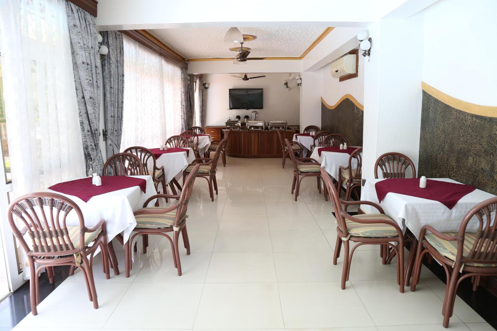 Prestige Leisure Hotel Mtwapa Buitenkant foto