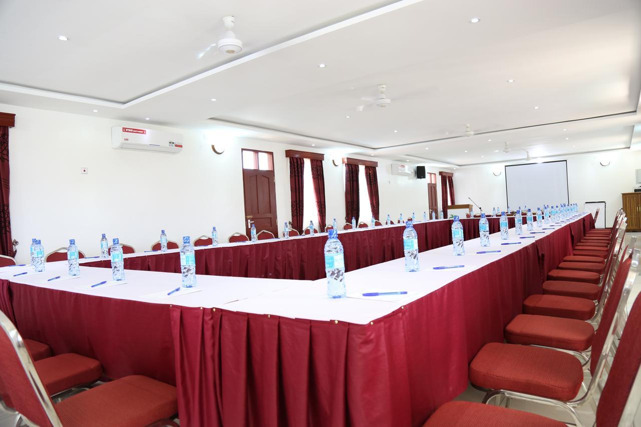 Prestige Leisure Hotel Mtwapa Buitenkant foto